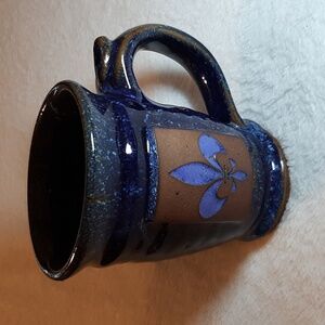 Dark Navy Blue Ceramic Mug with Fleur-de-Lis Design